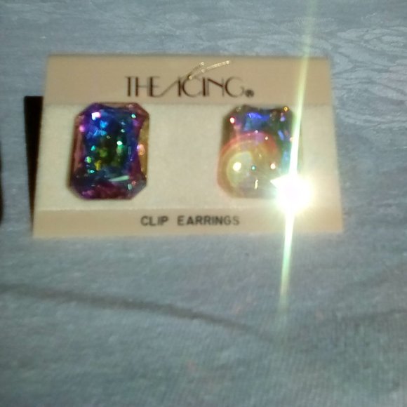 Iridescent rainbow glitter sparkle crystal pink earrings - Picture 3 of 6